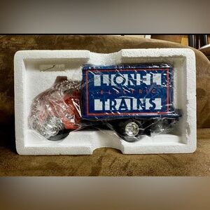 Vintage Eastwood Automobile Lionel 1952 GMC C.O.E truck NIB
